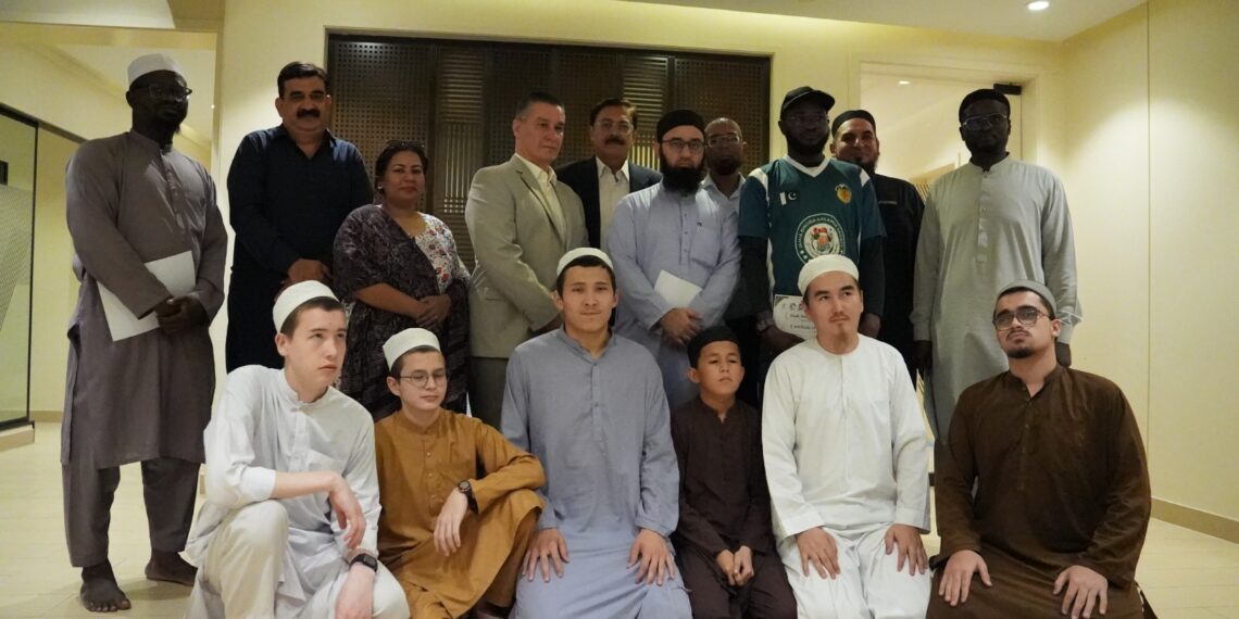 ta Kosiakov visits Jamia Binoria Alamiya and meets Russian students in Karachi.