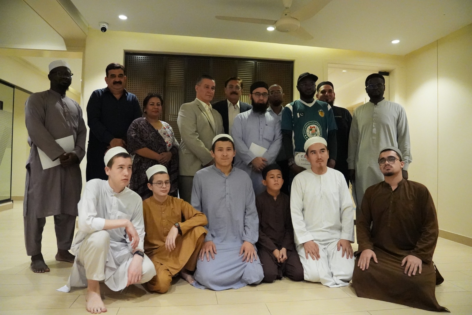 ta Kosiakov visits Jamia Binoria Alamiya and meets Russian students in Karachi.