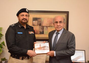 Sindh IGP Javed Alam Odho during his visit to SMIU in Karachi