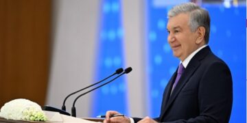 Uzbekistan President Shavkat Mirziyoyev discusses business reforms and investment opportunities in Khiva