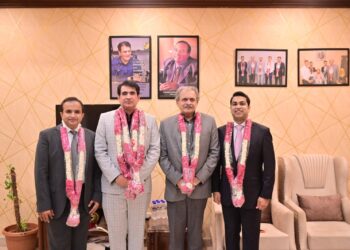 KATI President Sheikh Umer Rehan with newly elected office-bearers and Deputy Patron-in-Chief Zubair Chhaya