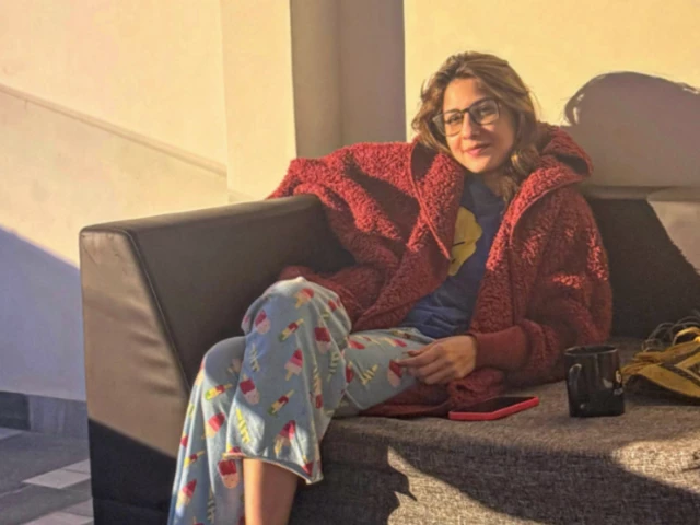 Pakistani actor Hina Altaf enjoying chai in a candid winter throwback photo