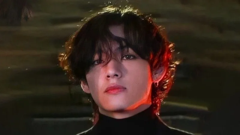 BTS V facial features analyzed for personality traits