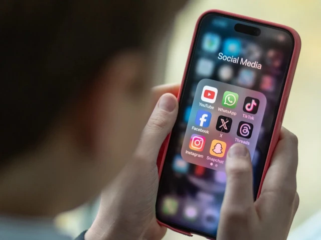 Pakistan social media restrictions and online safety measures for children under 16.