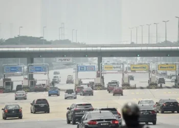 Hazy skyline in Kuala Lumpur as smoke from Indonesian wildfires worsens air quality