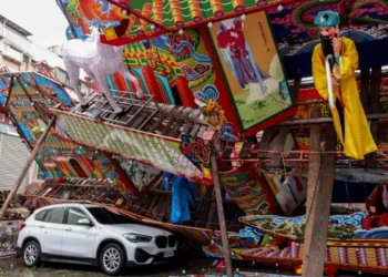 Typhoon Champi approaches China after causing flooding, power outages and flight cancellations across Taiwan and Japan.