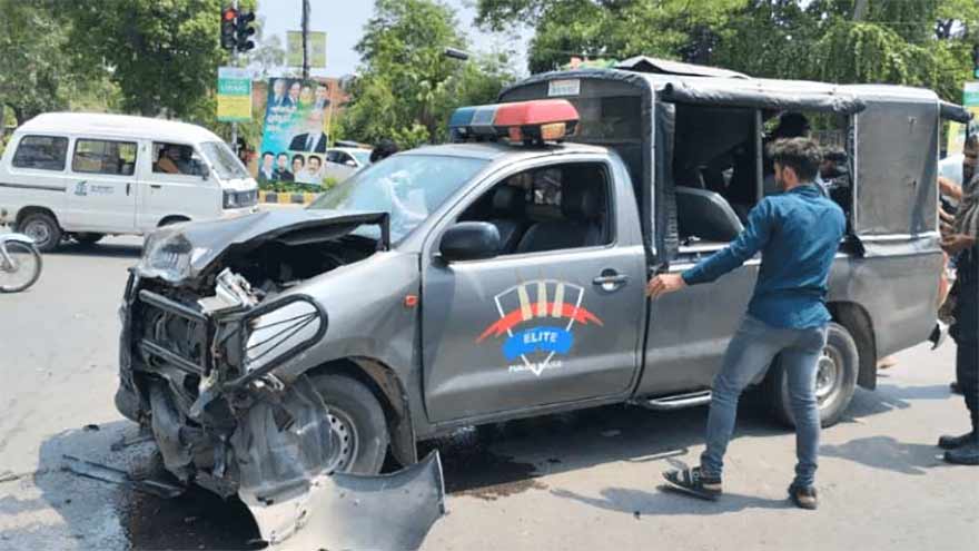 Rescue teams respond to an accident involving Elite Force personnel near Qureshi Interchange in Punjab.