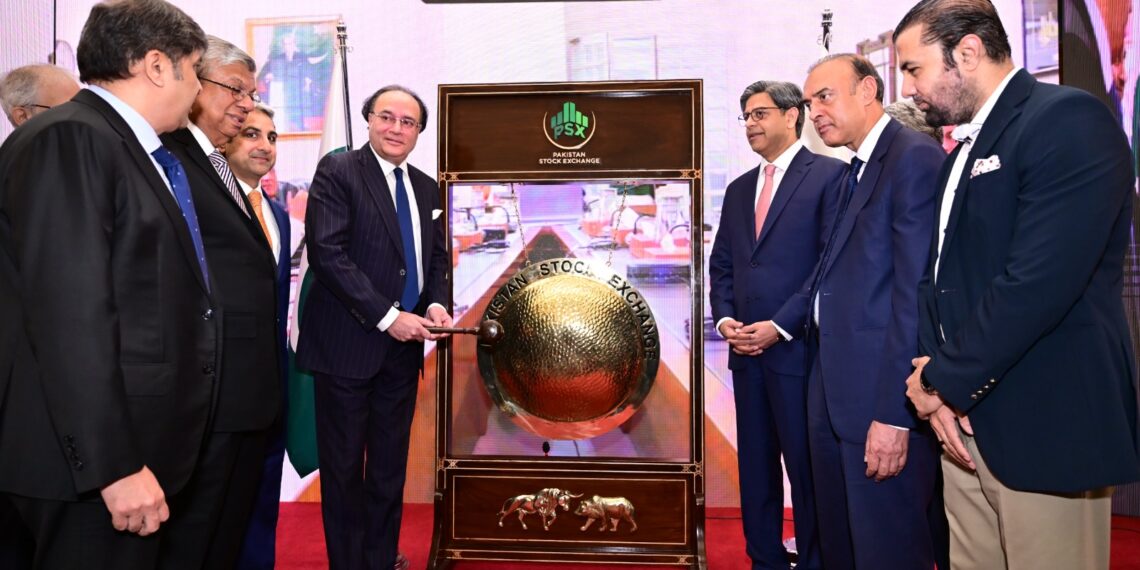 Muhammad Aurangzeb at the Pakistan Stock Exchange gong ceremony for Naya Nazimabad REIT