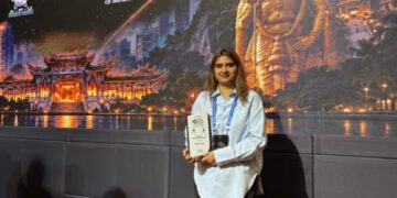 Beenish Faisal receives Academic Excellence Award at World School Summit 2026