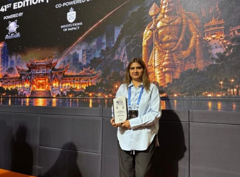 Beenish Faisal receives Academic Excellence Award at World School Summit 2026
