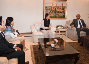 Sindh Governor Syed Muhammad Nehal Hashmi meets South Korean Consul General Joohoon Kim at the Korean Consulate in Karachi.