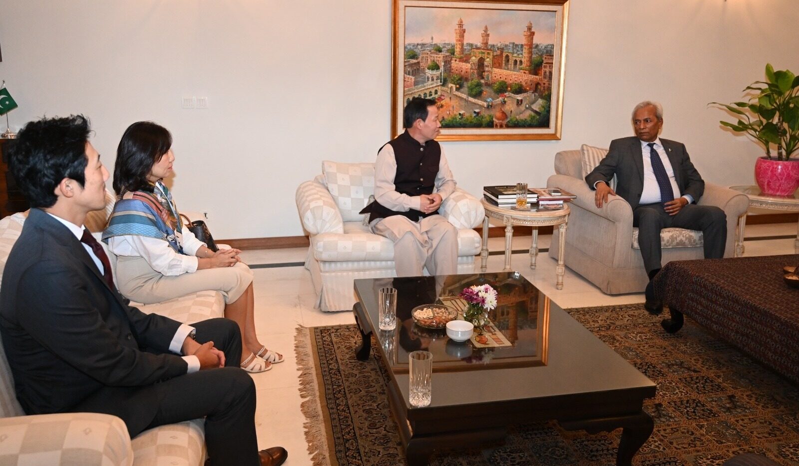 Sindh Governor Syed Muhammad Nehal Hashmi meets South Korean Consul General Joohoon Kim at the Korean Consulate in Karachi.