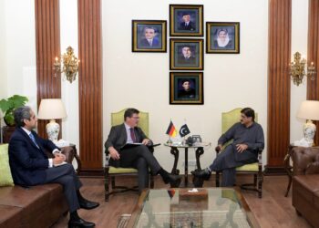 Sindh Chief Minister Murad Ali Shah and German Consul General Thomas E. Schultze discuss water management, agriculture and investment cooperation.