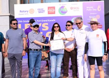Cyclists and Rotary members gather in Karachi for the Let’s Ride Out Polio rally supporting polio eradication in Pakistan.