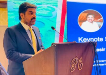 Nasir Hussain Shah speaks at the Climate Finance Accelerator’s Investor Roadshow 2026 in Karachi, highlighting private investment and modern technology to address climate change.