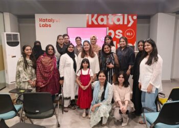 Graduates and representatives of HBL, Visa and Katalyst Labs attend the She’s Next Karachi certificate ceremony in October 2026.