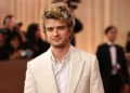 Joe Keery, who played Steve Harrington in Stranger Things, talks about the cast’s group chat and Broadway debut.